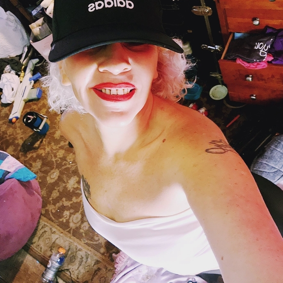 Meet your Posher, Heidi - Picture 9 of 12